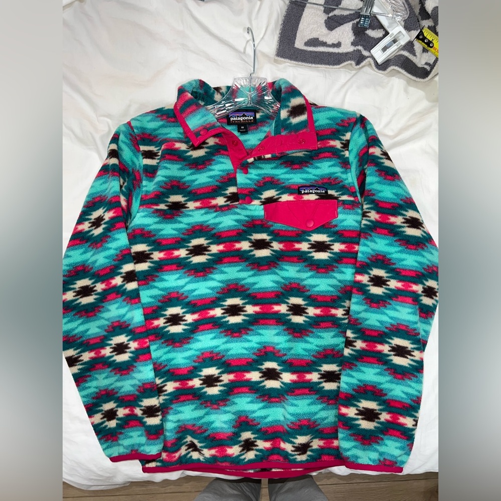 Patagonia women’s Synchilla Fleece XS Aztec print snap button